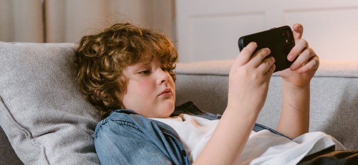 La importancia del uso seguro y saludable de la tecnología en los niños